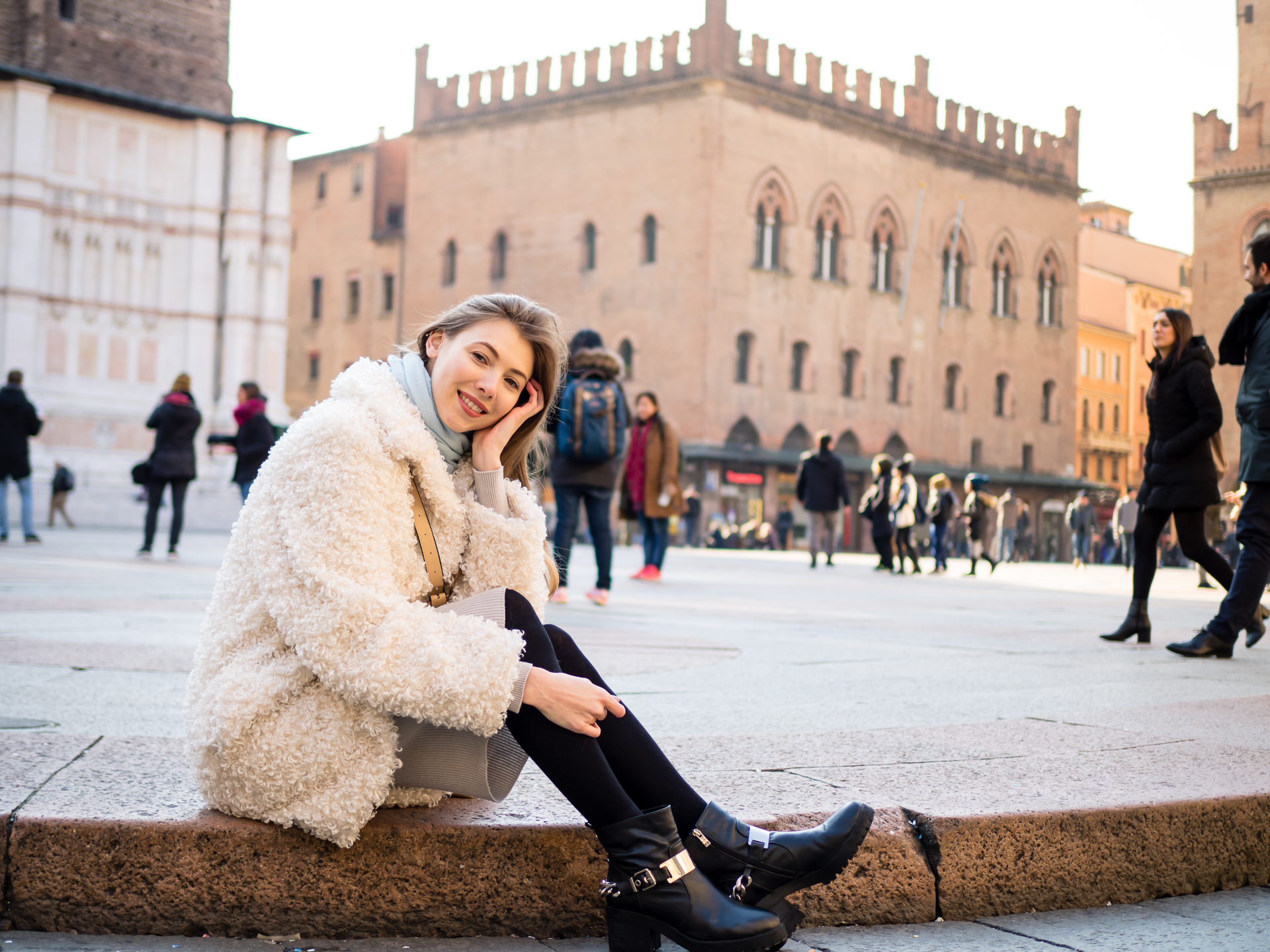 ﻿Untouristic photo-shoot in cosy charming Bologna